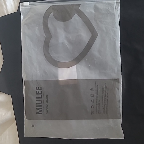 NWT 2 Black Velvet Pillow Covers - Picture 2 of 5